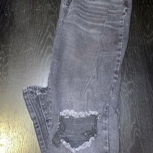 American Eagle ripped knee skinny jeans